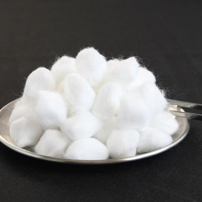 White Medical Sterile Or Non Sterile Cotton Ball 100% Cotton Bleached Materials